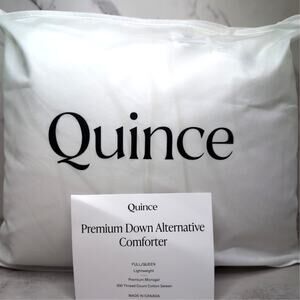 Quince Lightweight Premium Down Alternative Comforter Full/Queen Duvet NWOT